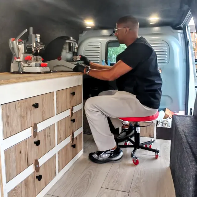 Taille d’une clé sur la machine du camion